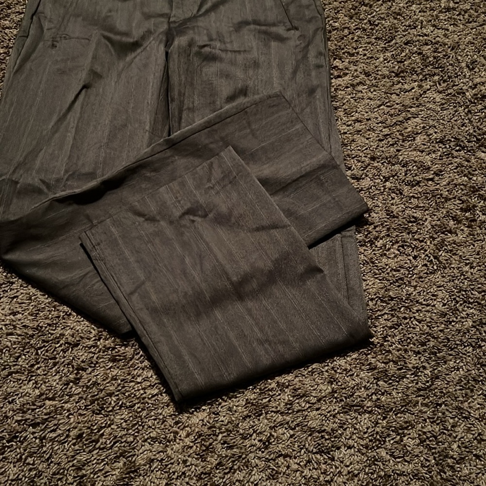 Dockers - Picture 4 of 5